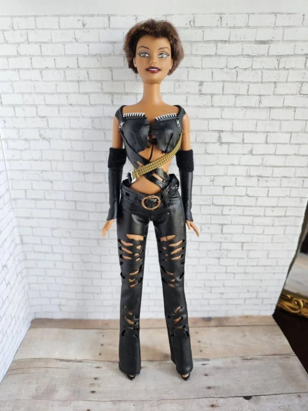 Mattel 2004 Halle Berry Barbie Catwoman Doll #B5838 DC Comics Movie Rare